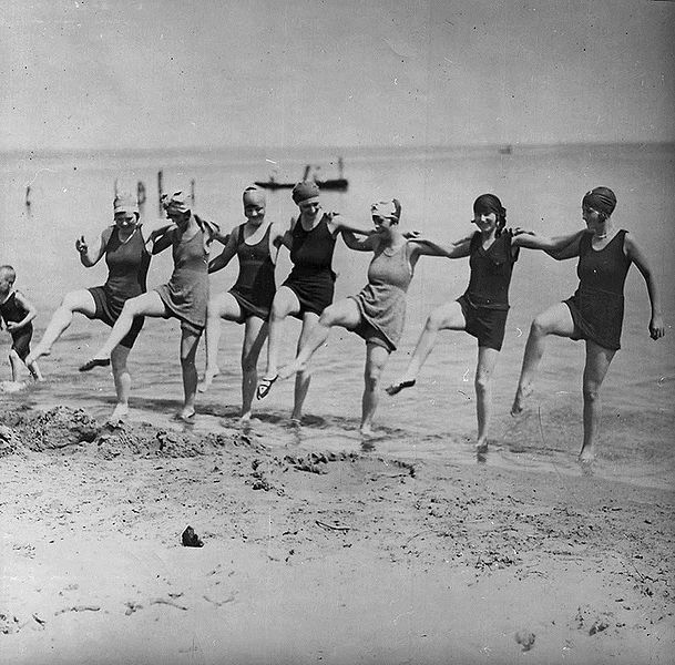 Dancing on the beach, 1920, William James (public domain)